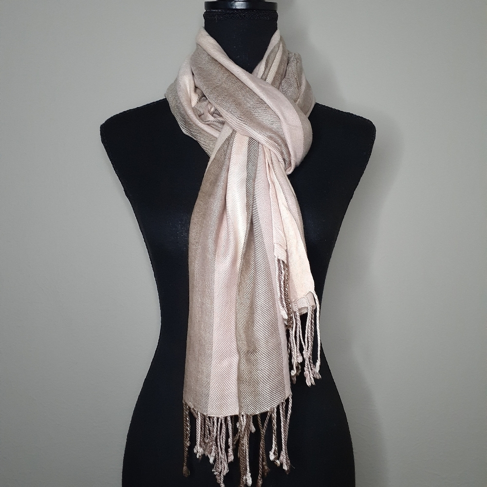 Women's scarf